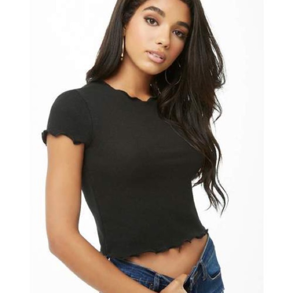 Lettuce edge black crop top